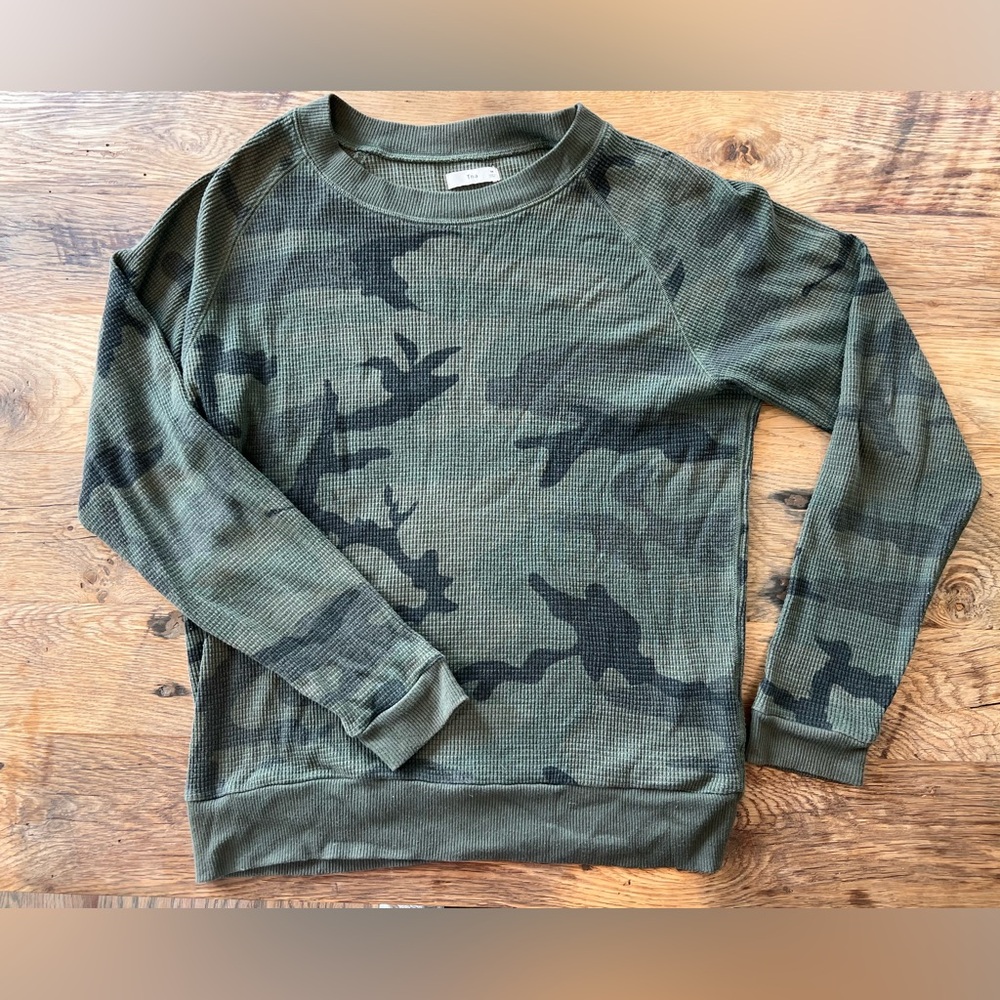 Aritzia / TNA Chiemsee Camo T-Shirt